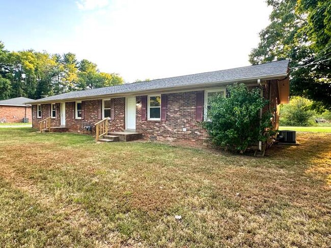 Building Photo - Blackman Rental