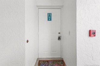 Building Photo - 6082 SE Landing Way Building Photo - 6082 SE Landing Way