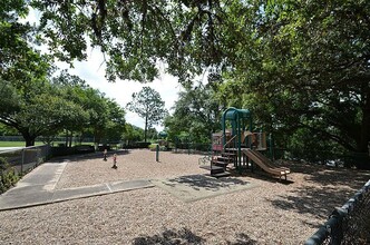 Building Photo - 135 1st St