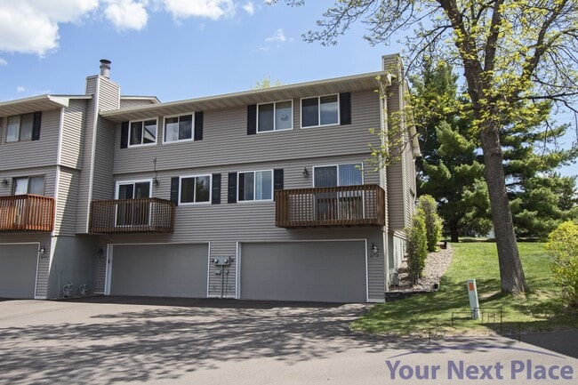 Building Photo - 4340 Chatsworth Cir