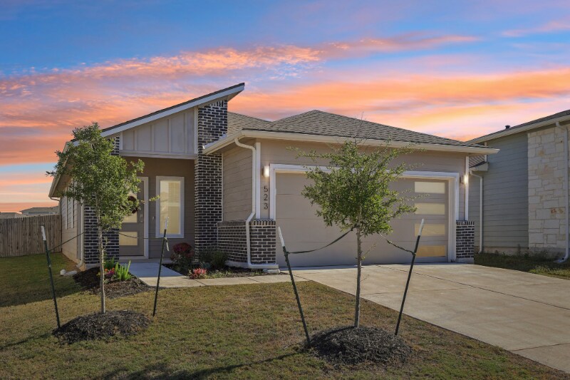 Foto principal - 523 Millbrook Blvd