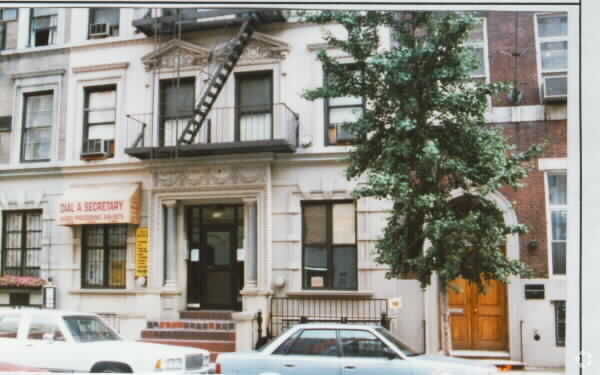 Primary Photo - 126 E 83rd St