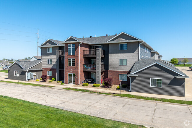 Building Photo - Heartland Commons