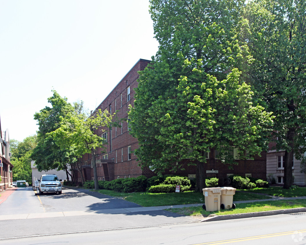 30-32 Goodman St - 30-32 S Goodman St