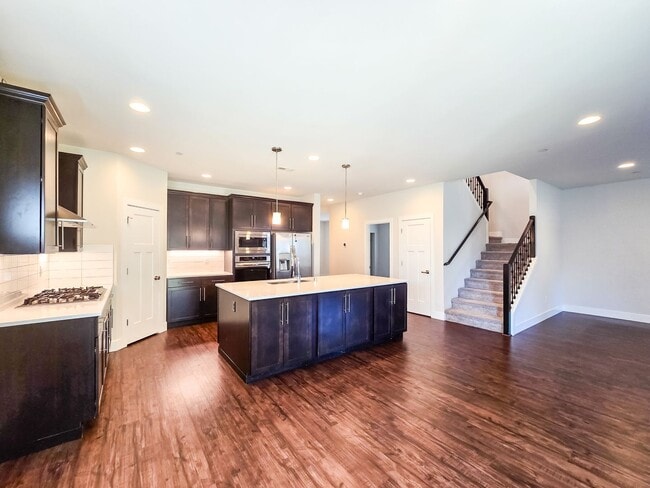Building Photo - 5BD Martha Lake Home