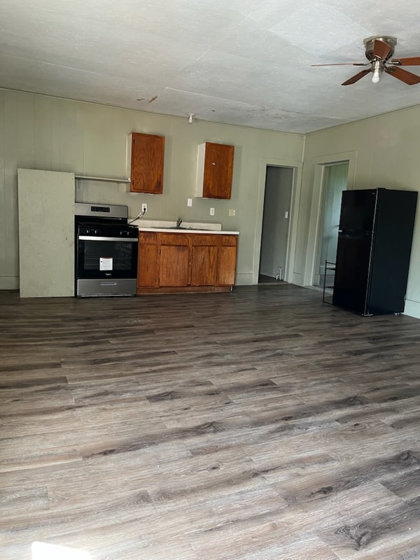 Building Photo - 310 N Springfield Ave