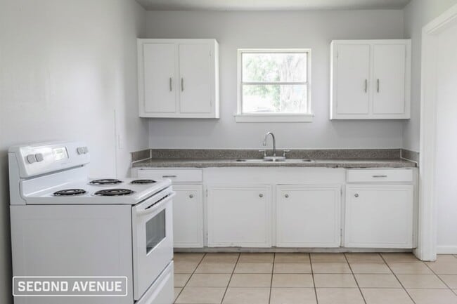 Building Photo - 3514 Grassmere St