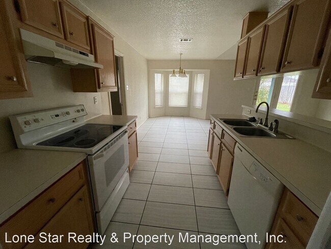 Building Photo - 3 br, 2 bath House - 4304 Wade Dr