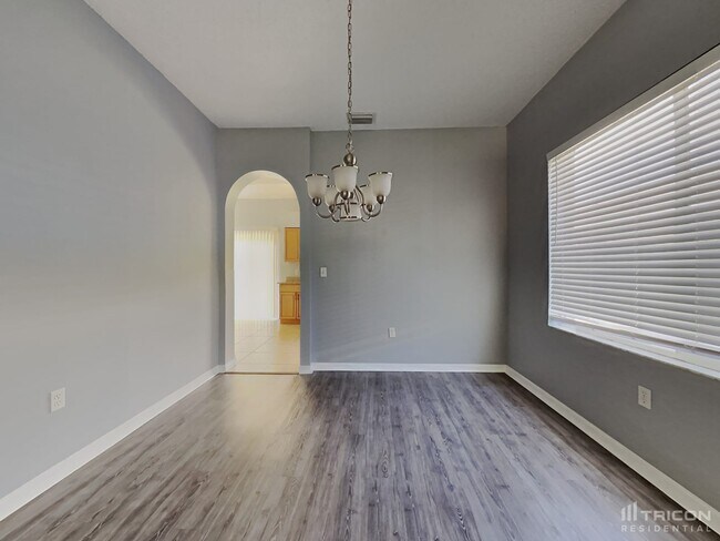 Foto del edificio - 4217 Harbor Lake Dr