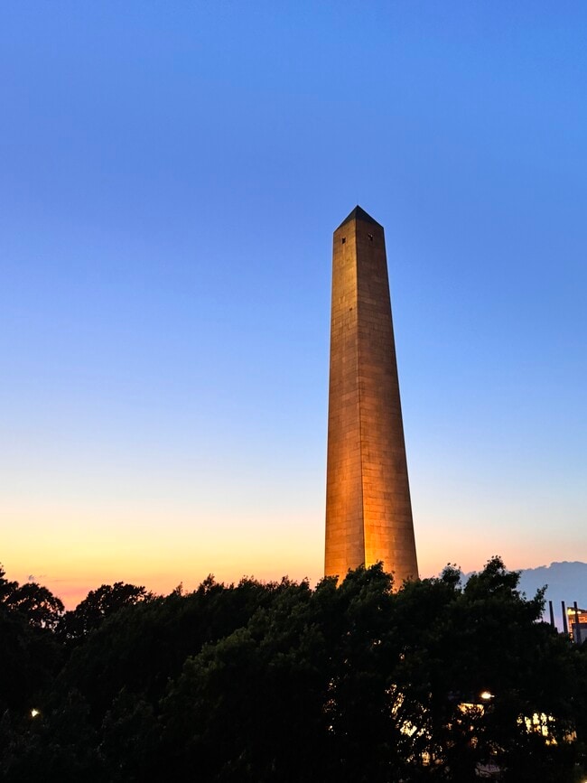 Building Photo - 4 Monument Sq