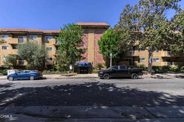 Building Photo - 355 S Madison Ave