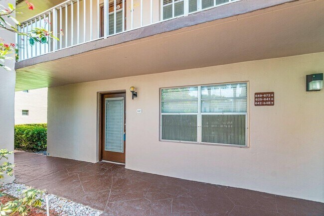 Building Photo - 641 Normandy Ln