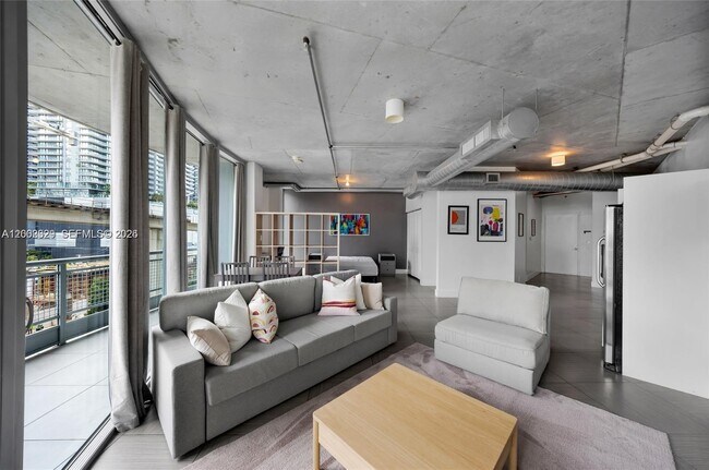 Foto del edificio - 690 SW 1st Ct