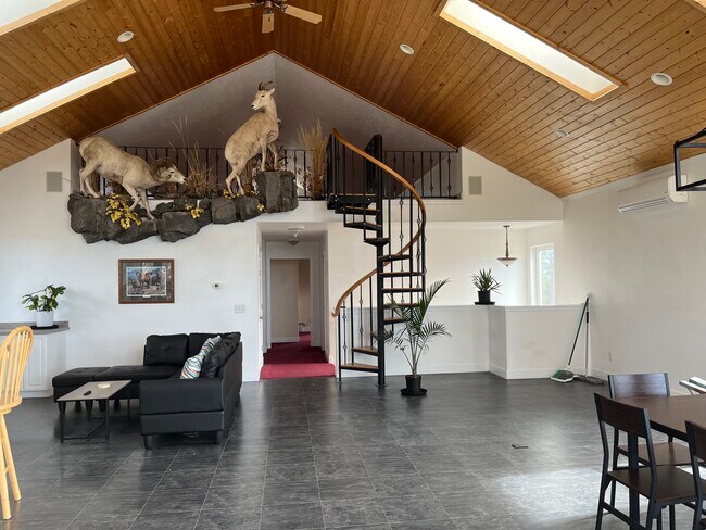 Foto del edificio - 250 Scenic Ridge Rd