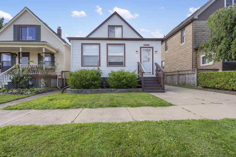 Primary Photo - 647 Elm St