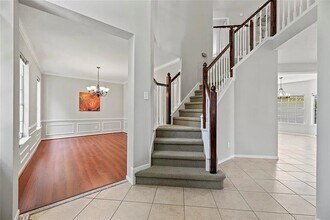 Building Photo - 215 Birch Hill Dr