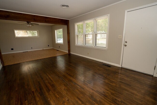 Foto del edificio - Newly Renovated 3 Bed/2 Bath