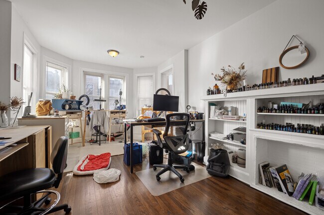 Foto del edificio - 2638 W Haddon Ave