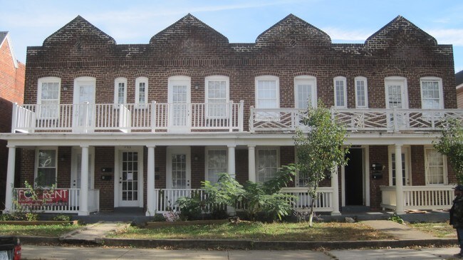 8 unidades. Todos los apartamentos de 2 habitaciones. - 711 Chimborazo Blvd