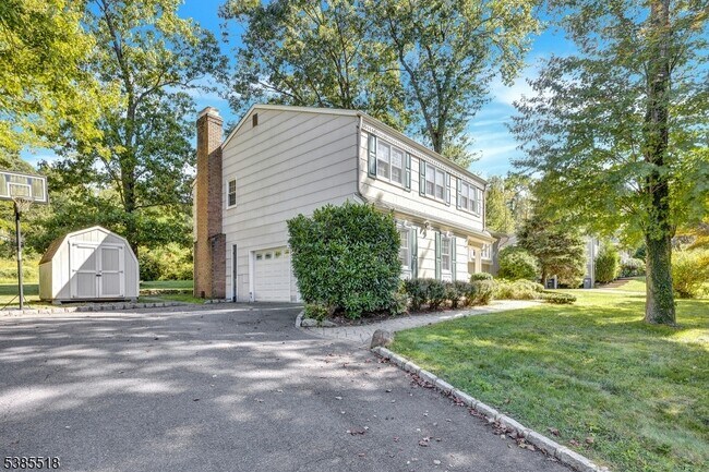Building Photo - 42 Stonewyck Rd