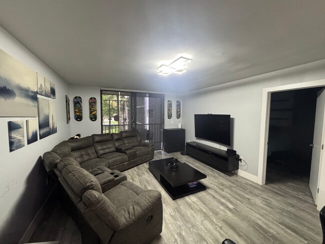 Foto del edificio - 8400 SW 133rd Avenue Rd