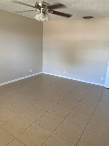 Foto del edificio - 860 NW 10th Terrace