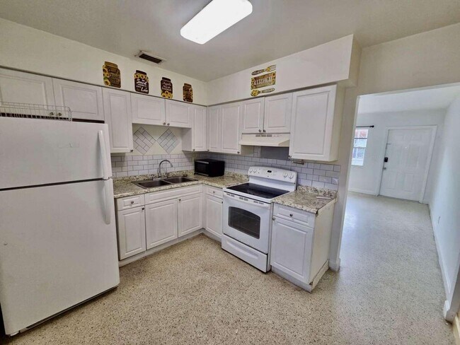 Foto del edificio - 517 SW 9th St