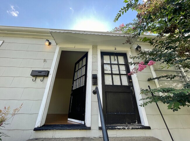 Building Photo - 912 Oxmoor Rd