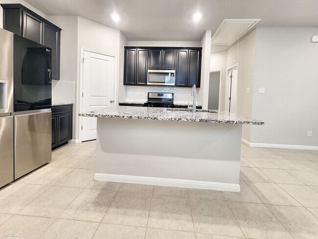 Foto del edificio - 3 br, 2 bath House - 6806 Pleasanton Pkwy