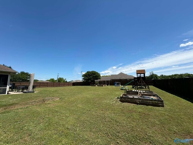 Foto del edificio - 100 Louise Taylor Cir