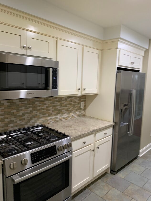 Primary Photo - 523 Eastbrooke Ln