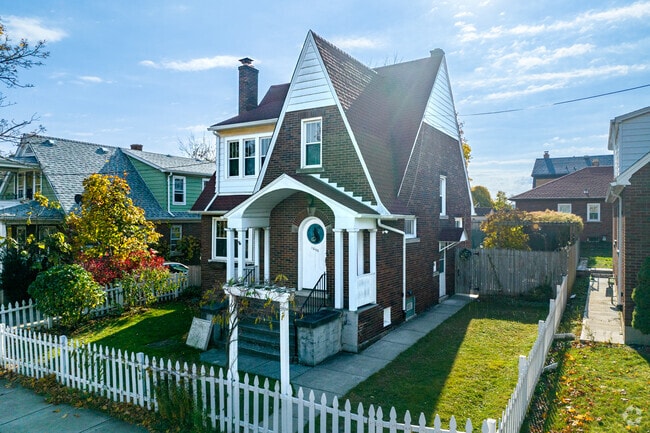 You'll find unique architecture in Niagara Falls.