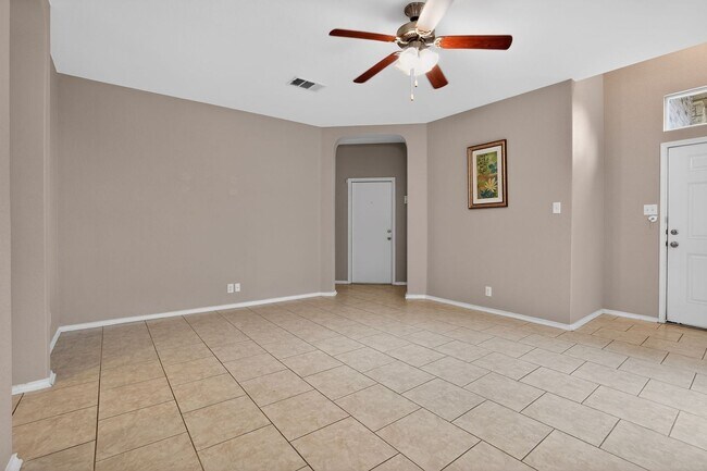 Foto del edificio - Spacious 3BR w/ Appliances Included + Resort-Style Community Amenities