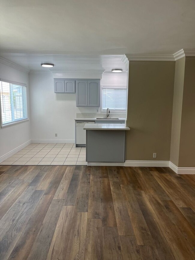 Building Photo - 4461 Green Ave