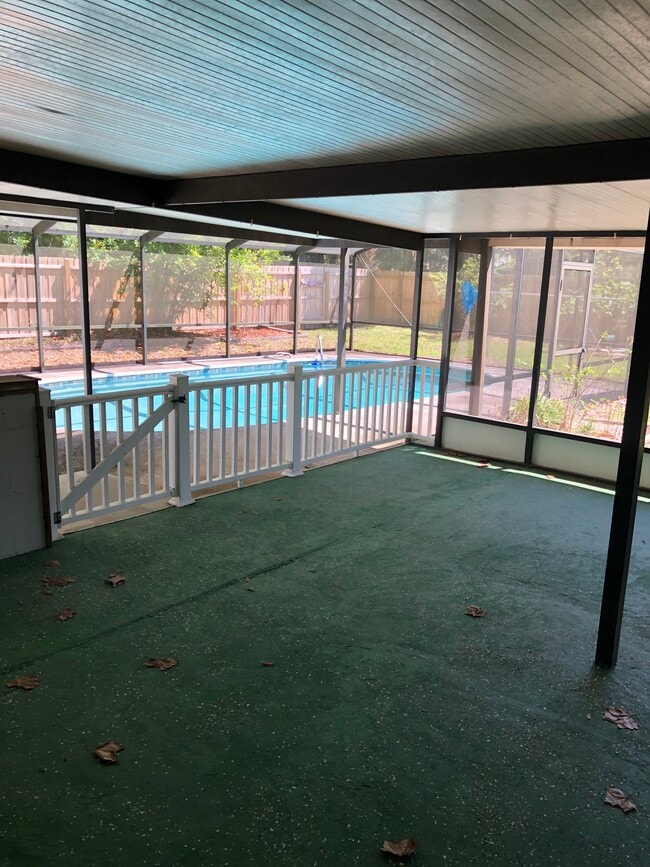 Building Photo - 2031 NW 8th Pl