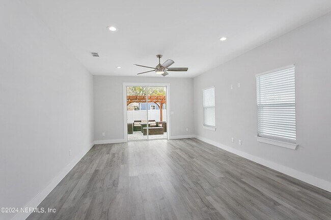 Foto del edificio - 807 7th Ave S