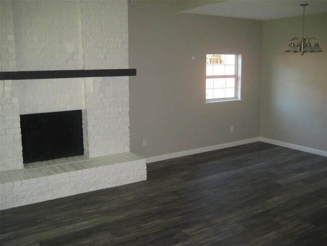 Building Photo - 2712 Peppertree Pl