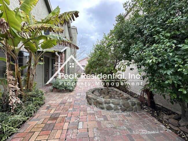 Foto del edificio - Wonderful 3bd/2ba Antelope Home with 2 Car...