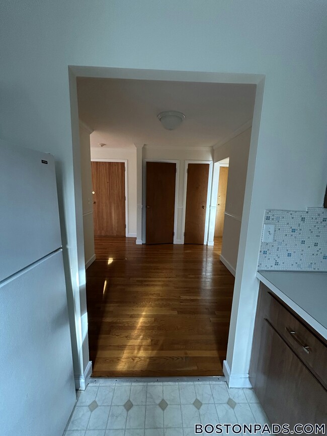 Building Photo - 7 Captain Parker Arms