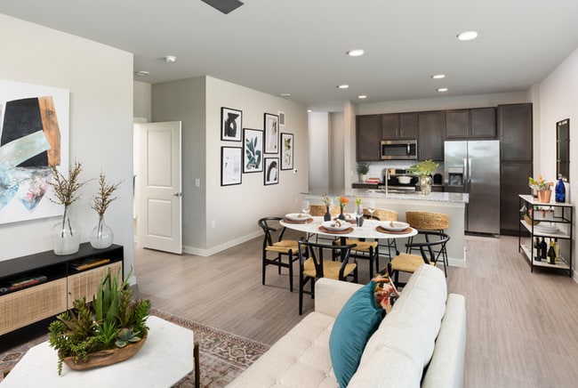 Foto del edificio - 7303 Pasture Ln