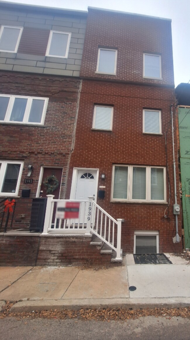 Building Photo - 1939 Watkins St