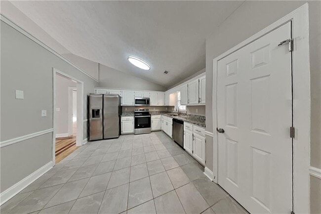 Foto del edificio - 3676 Victoria Dr