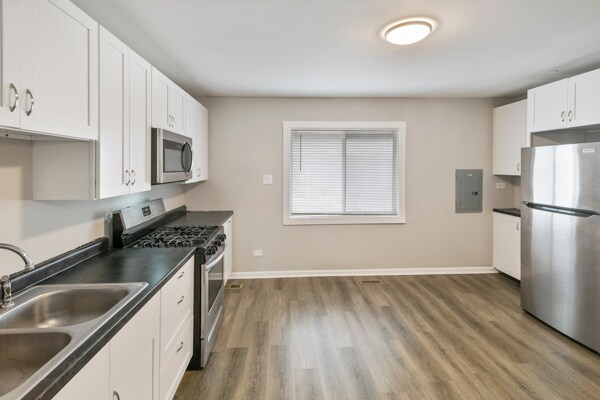 Building Photo - 22102 Hawthorne Way