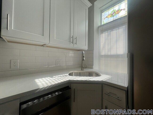 Foto del edificio - 175 Hemenway St