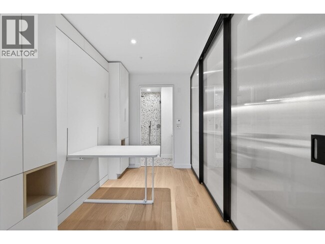 Building Photo - 2471 St George St