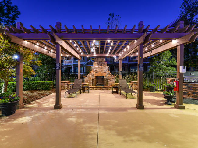 Outdoor Fireplace - Legends at Taylor Lakes