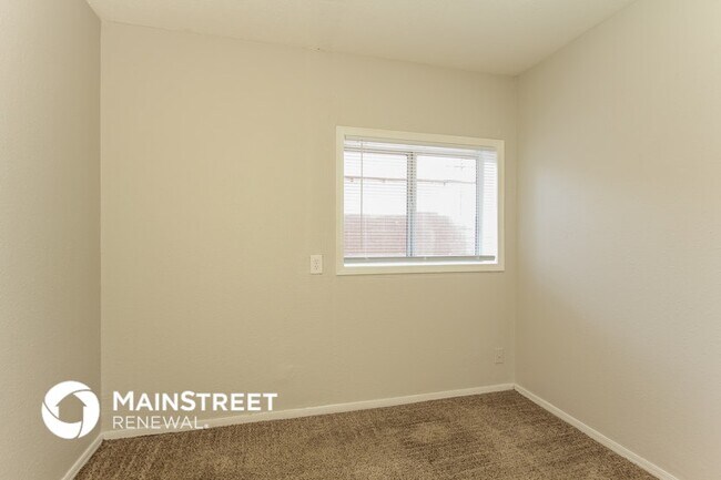 Building Photo - 2534 N 51st Dr