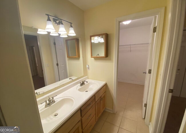 Building Photo - 2068 Scrubby Bluff Rd