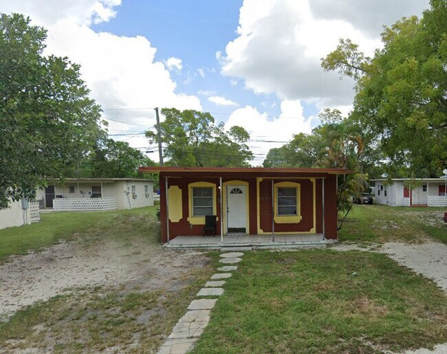 Foto del edificio - 1429 NW 3rd Ct