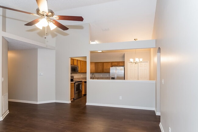 Building Photo - 2041 Hunters Trace Cir